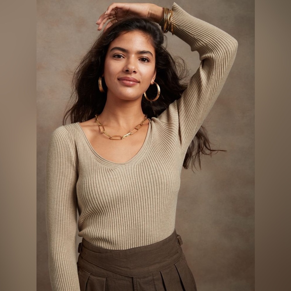Banana Republic Ribbed V Neck Sweater